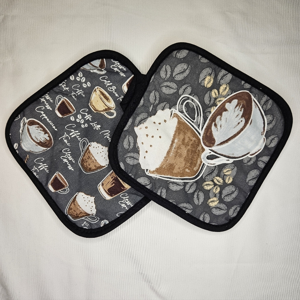 Coffee Themed Pot Holders, Oven Mitts, And Tablecloth NEW - Picture 2 of 9